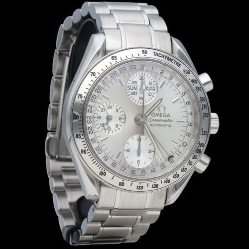 Montre Omega Speedmaster - Montre chronographe Day-Date en acier 58 Facettes MT44220