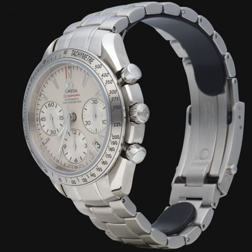 Montre Omega Speedmaster - Montre chronographe Date en acier 58 Facettes MT41423