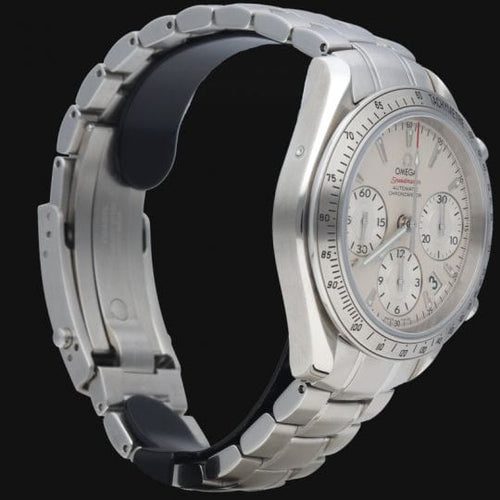 Montre Omega Speedmaster - Montre chronographe Date en acier 58 Facettes MT41423