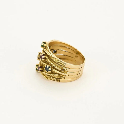 Bague 55 Bague bandeau mouvementée, or jaune, rubis, émeraudes et saphirs 58 Facettes B250458