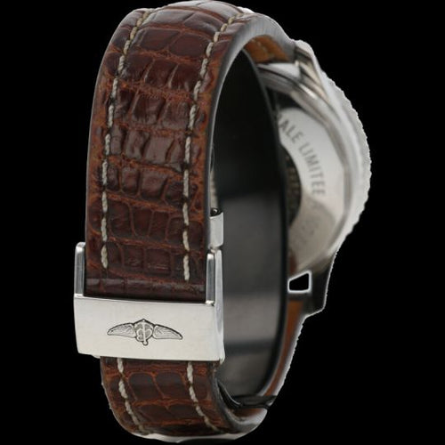 Montre Breitling Navitimer B01 - Montre chronographe automatique 43 mm 58 Facettes MT43397