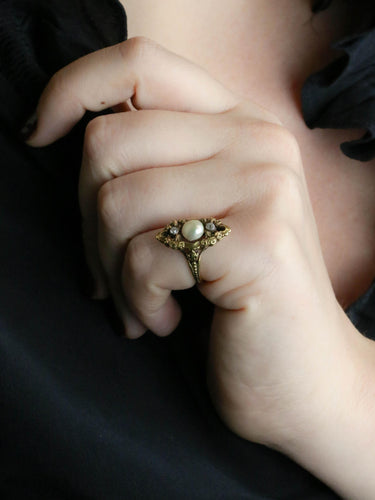 Bague 47 Bague marquise Art Nouveau or jaune perle fine diamants 58 Facettes 1260