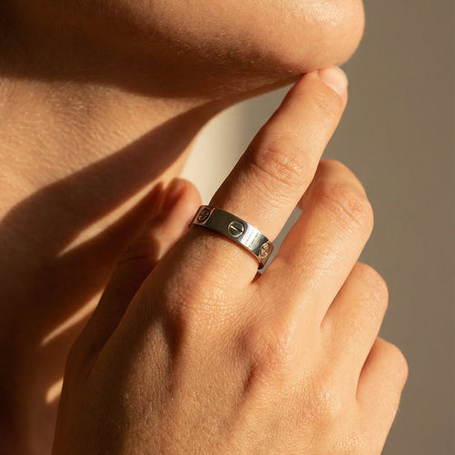 Bague 62 Cartier LOVE - Bague en or blanc 18 carats 58 Facettes 2569