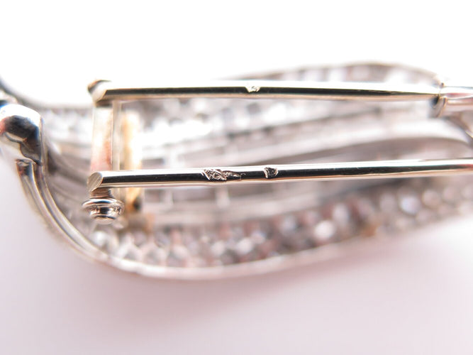 Broche broche 1960 sertie diamants baguette & ronds 9ct platine 15.4gr 58 Facettes 273027