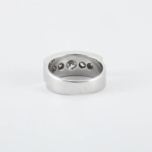 Bague 53 Bague en or blanc & diamants 58 Facettes