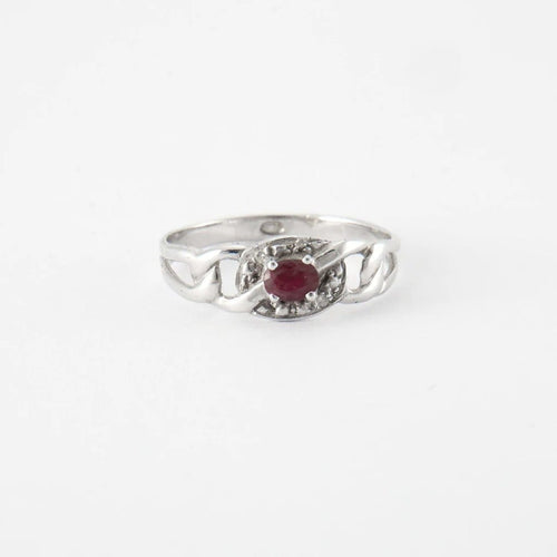 Bague 51 Bague en Or blanc, diamants & rubis 58 Facettes