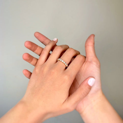 Bague 53 Alliance en or jaune 750 sertie de diamants 58 Facettes 260055R