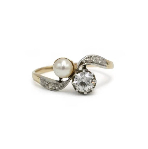 Bague 59 Bague Toi & Moi en or jaune et platine avec diamants et perle 58 Facettes 260012SP