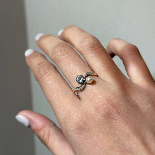 Bague 59 Bague Toi & Moi en or jaune et platine avec diamants et perle 58 Facettes 260012SP