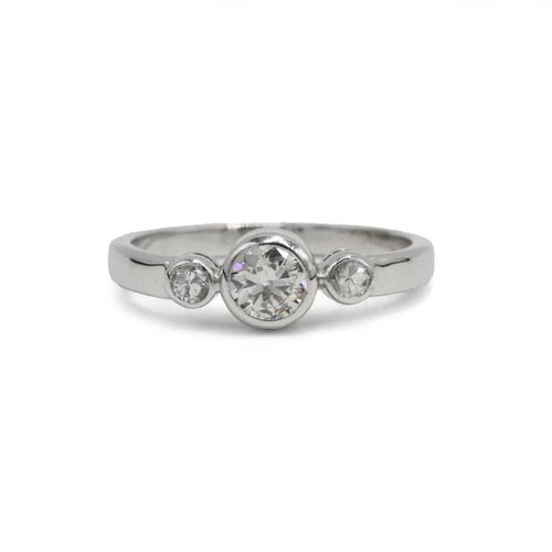 Bague 53 Bague trilogie - Diamants en or blanc et platine 58 Facettes 260009SP