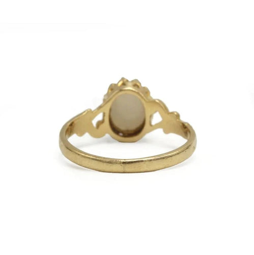 Bague 52 Bague ancienne en or jaune 750‰ sertie d’une opale blanche 58 Facettes 260011SP