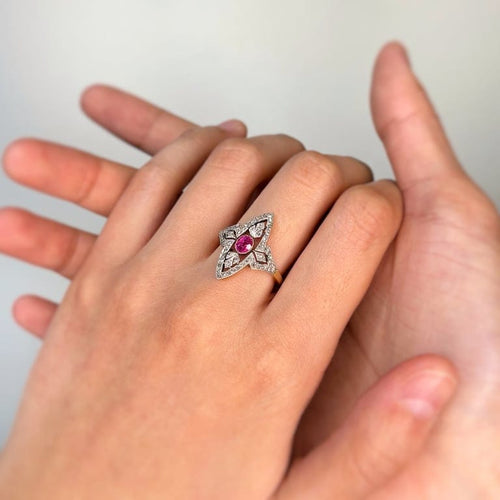 Bague 54 Bague Art déco marquise en or jaune, platine, diamants et saphir rose 58 Facettes 260008R