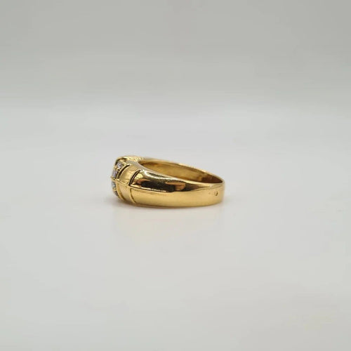 Bague 55 Bague en or jaune 18 carats sertie de diamants 58 Facettes