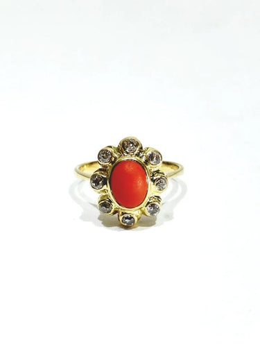 Bague 58 Bague en or jaune 18 carats avec diamants et corail rouge 58 Facettes