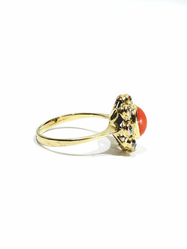 Bague 58 Bague en or jaune 18 carats avec diamants et corail rouge 58 Facettes