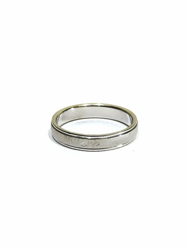 Bague 58 Alliance homme guillochée en or blanc 18 carats 58 Facettes