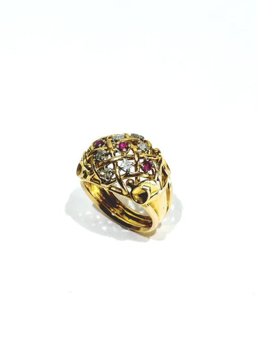 Bague 54 Bague ajourée en or champagne 18 carats avec diamants et rubis synthétiques 58 Facettes