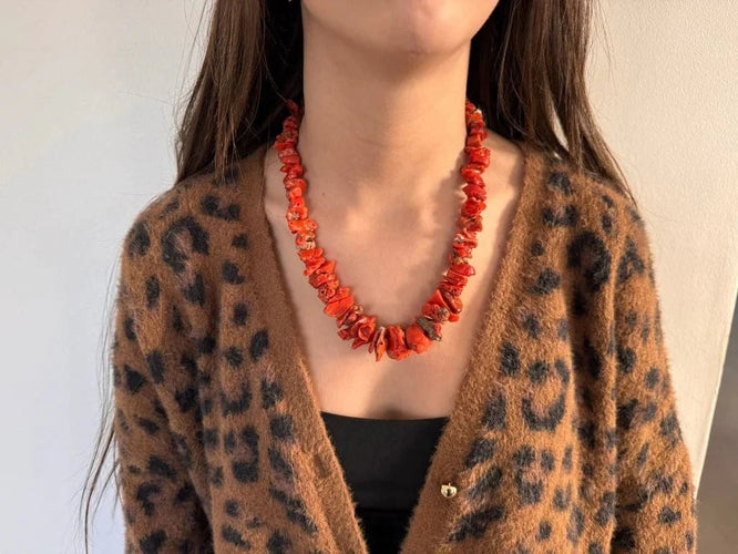 Collier Collier en corail rouge avec fermoir plaqué or 58 Facettes
