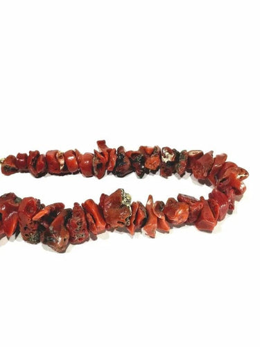 Collier Collier en corail rouge avec fermoir plaqué or 58 Facettes