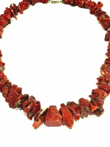 Collier Collier en corail rouge avec fermoir plaqué or 58 Facettes