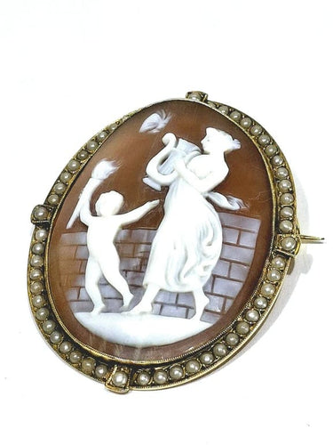 Broche Broche camée coquillage et perles en or 18 carats 58 Facettes 984985