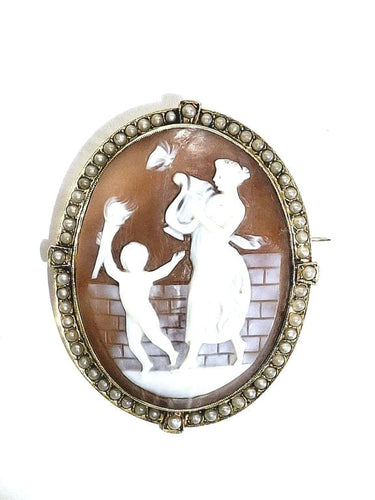 Broche Broche camée coquillage et perles en or 18 carats 58 Facettes 984985