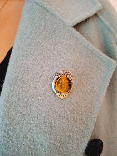 Broche Broche en or rose et blanc 18 carats et œil de tigre, diamants 58 Facettes