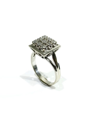 Bague 54 Bague pavée de 9 diamants en or blanc 18 carats 58 Facettes