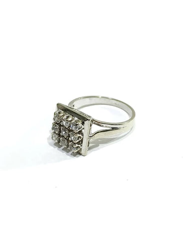 Bague 54 Bague pavée de 9 diamants en or blanc 18 carats 58 Facettes