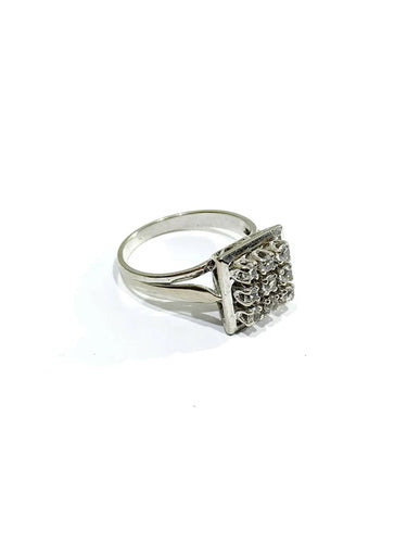 Bague 54 Bague pavée de 9 diamants en or blanc 18 carats 58 Facettes