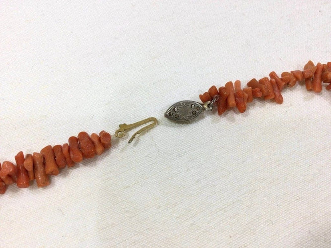 Collier Sautoir en corail rouge 58 Facettes