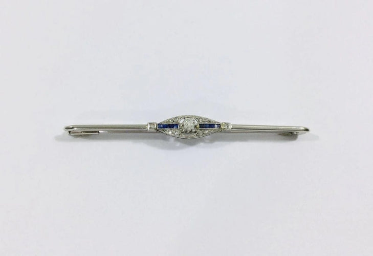 Broche Art Déco - Broche en or blanc 18 carats, diamants et saphirs 58 Facettes