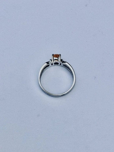 Bague 57 Bague en or blanc 18 carats avec citrine et diamants 58 Facettes