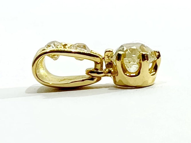 Pendentif Pendentif en or jaune 18 carats et diamants 58 Facettes