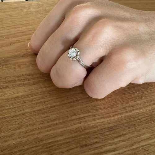 Bague 53 Bague solitaire en or blanc et diamant 0,45 ct 58 Facettes