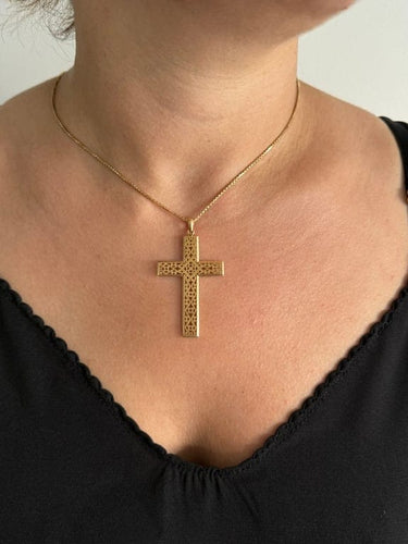 Pendentif Pendentif croix ajourée en or 18 carats 58 Facettes