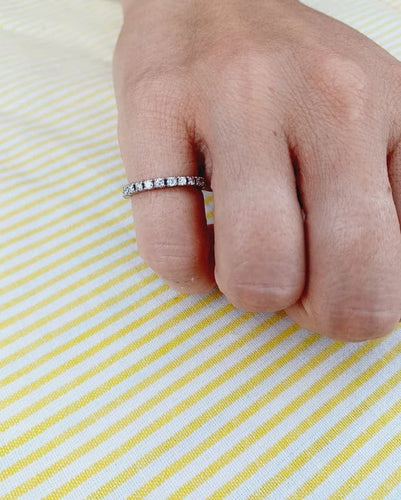 Bague 50.5 Alliance tour de diamants en or blanc 18 carats 58 Facettes