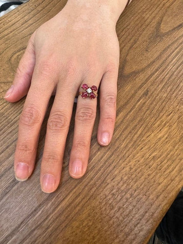 Bague 53 Bague fleur en or jaune 18 carats avec rubis et diamant 58 Facettes