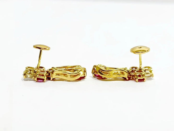Boucles d'oreilles Boucles d’oreilles articulées en or jaune 18 carats, rubis et diamants 58 Facettes