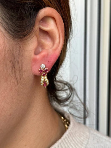 Boucles d'oreilles Boucles d’oreilles articulées en or jaune 18 carats, rubis et diamants 58 Facettes