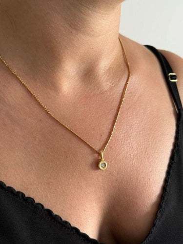 Pendentif Pendentif en or jaune 18 carats et diamant taille brillant 58 Facettes