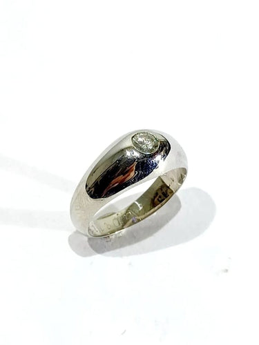 Bague 50 Bague dôme en or blanc 18 carats et diamant 58 Facettes