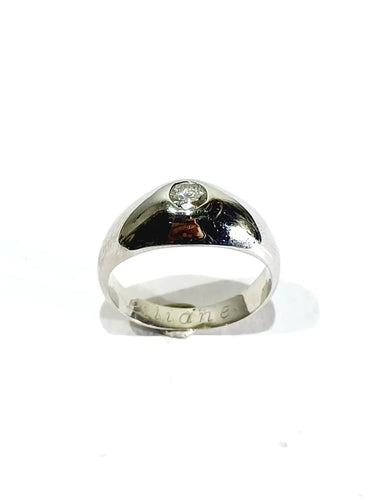 Bague 50 Bague dôme en or blanc 18 carats et diamant 58 Facettes