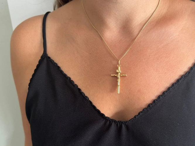 Pendentif Pendentif crucifix INRI en or jaune 18 carats 58 Facettes