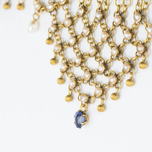 Collier Collier draperie ancien en or jaune 18 carats, saphirs, rubis et perles 58 Facettes 15-168