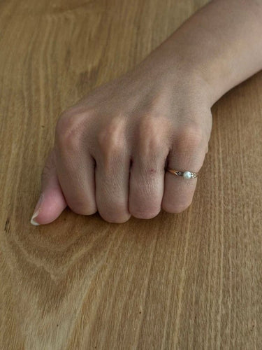 Bague 51 Bague ancienne en or rose 18 carats avec perle et diamants 58 Facettes