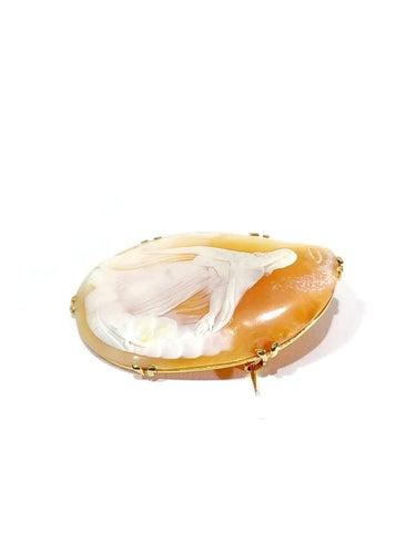 Broche Broche camée coquillage en or jaune 18 carats 58 Facettes
