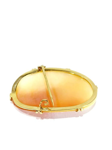 Broche Broche camée coquillage en or jaune 18 carats 58 Facettes