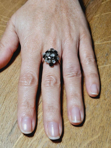 Bague 56.5 Bague poire en or jaune 18 carats, diamants et saphirs 58 Facettes