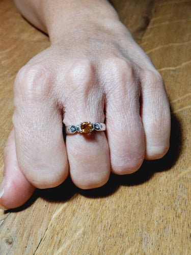 Bague 57 Bague en or blanc 18 carats avec citrine et diamants 58 Facettes